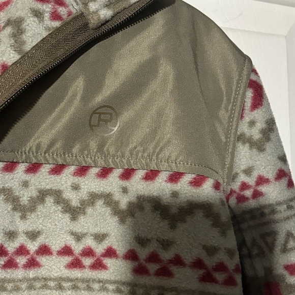 Roper Men's Olive & Red Aztec Micro Fleece Pullover - Picture 5 of 5